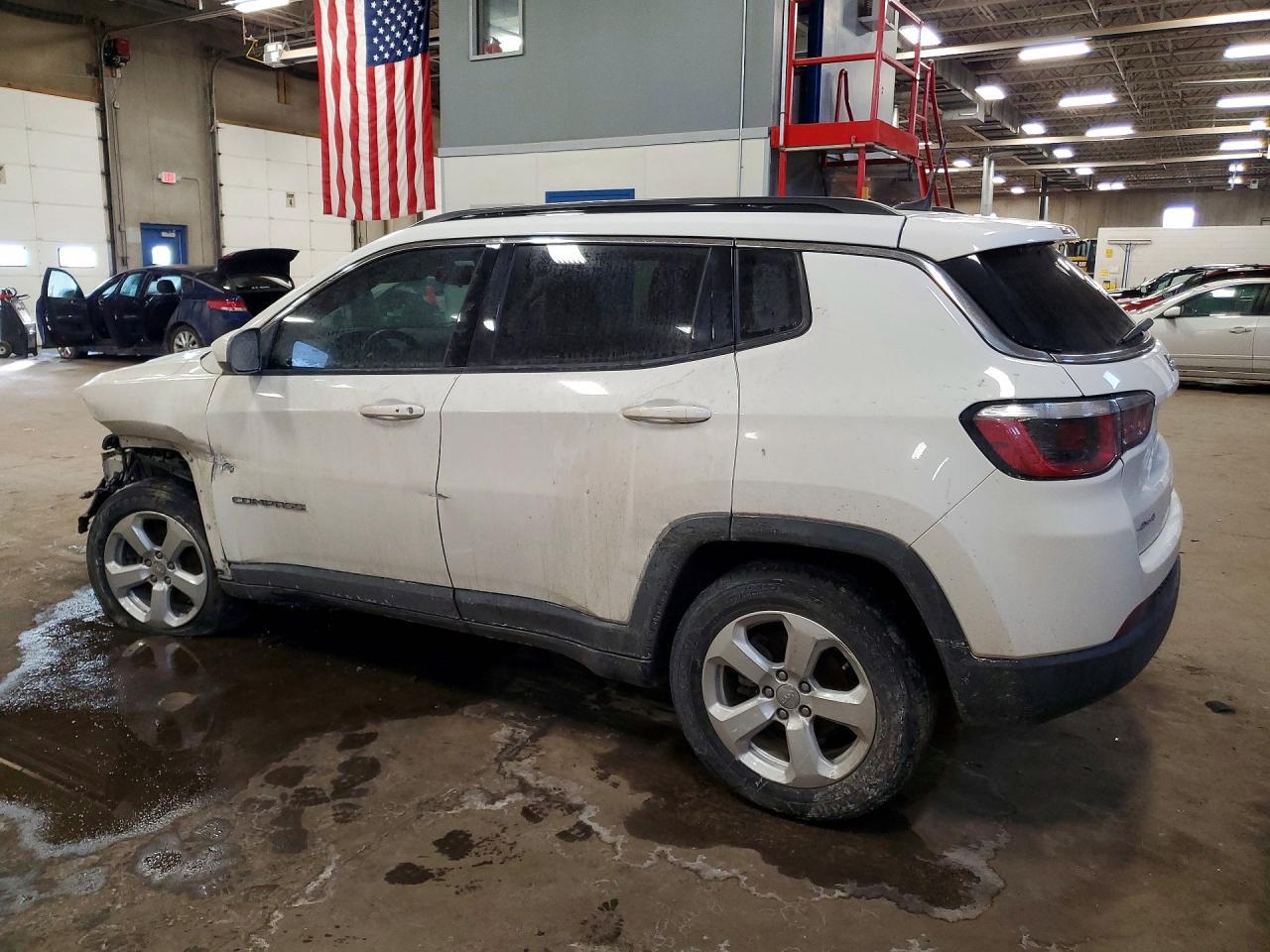 2019 Jeep Compass Latitude - Image 2