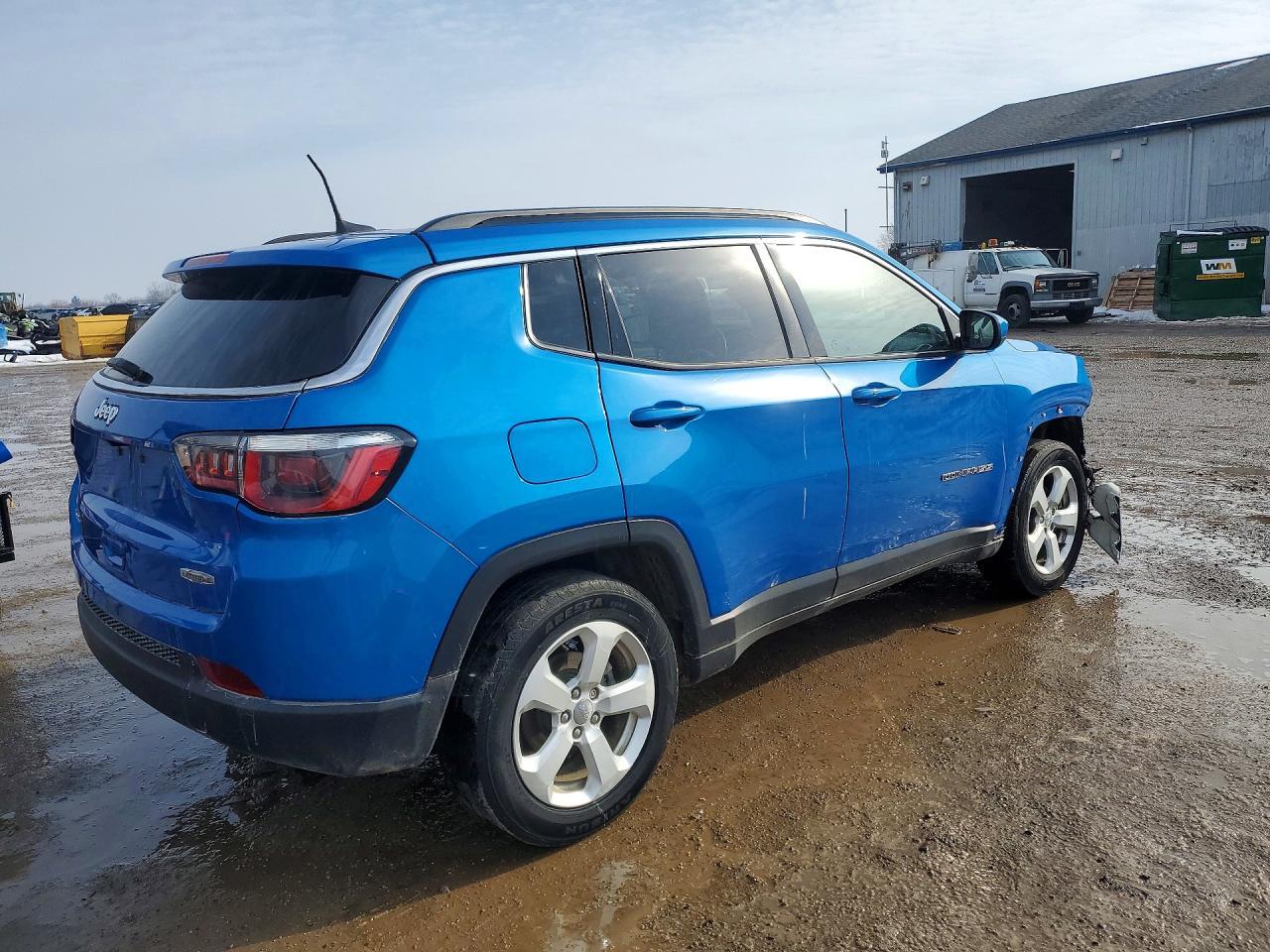 2017 Jeep Compass Latitude - Image 3