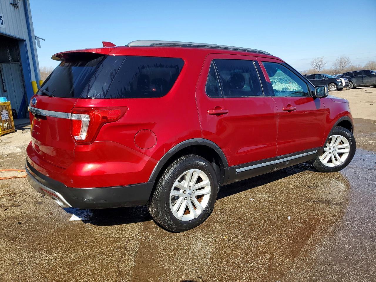 2017 Ford Explorer Xlt - Фото 3