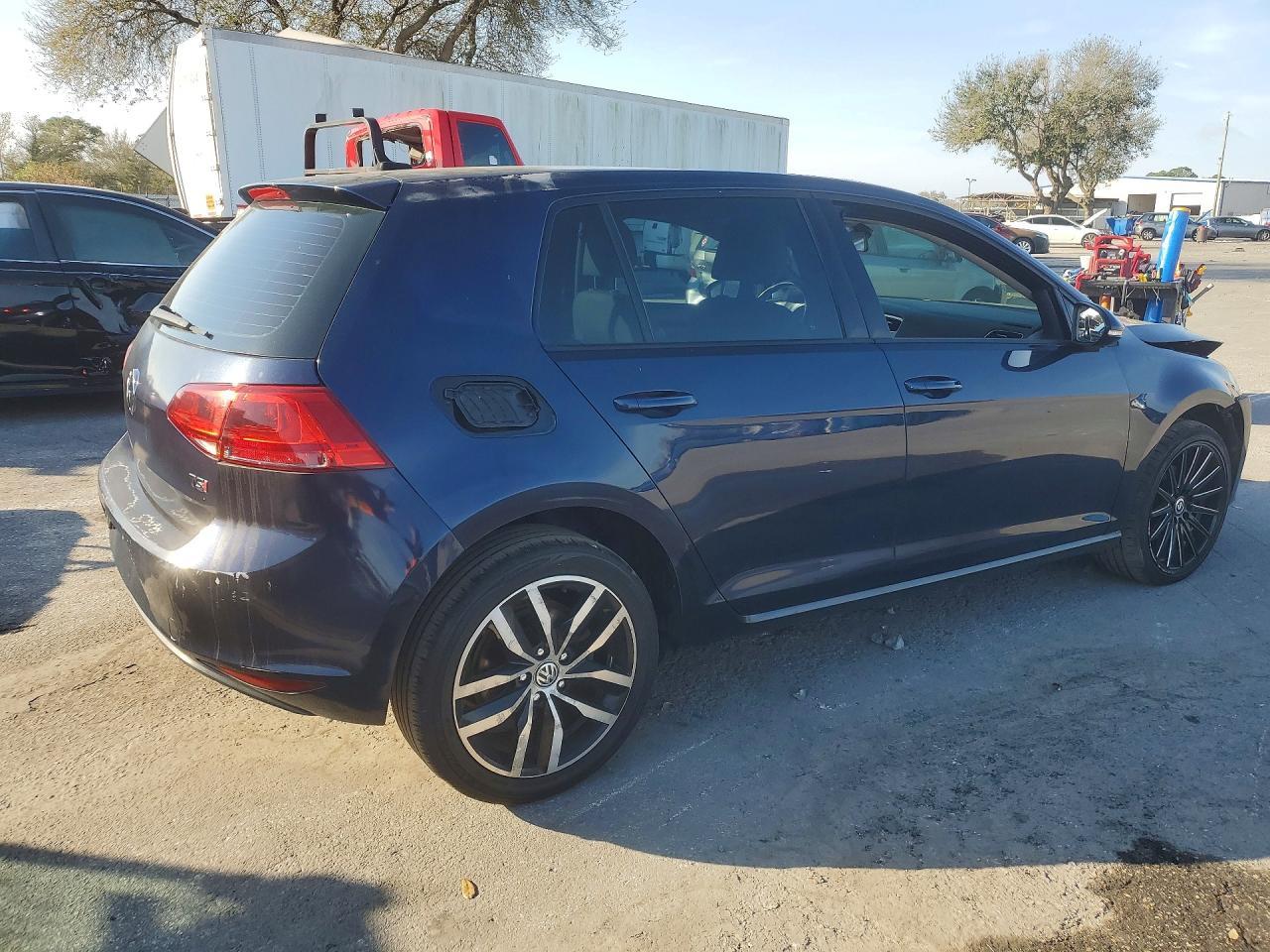 2015 Volkswagen Golf - Фото 3