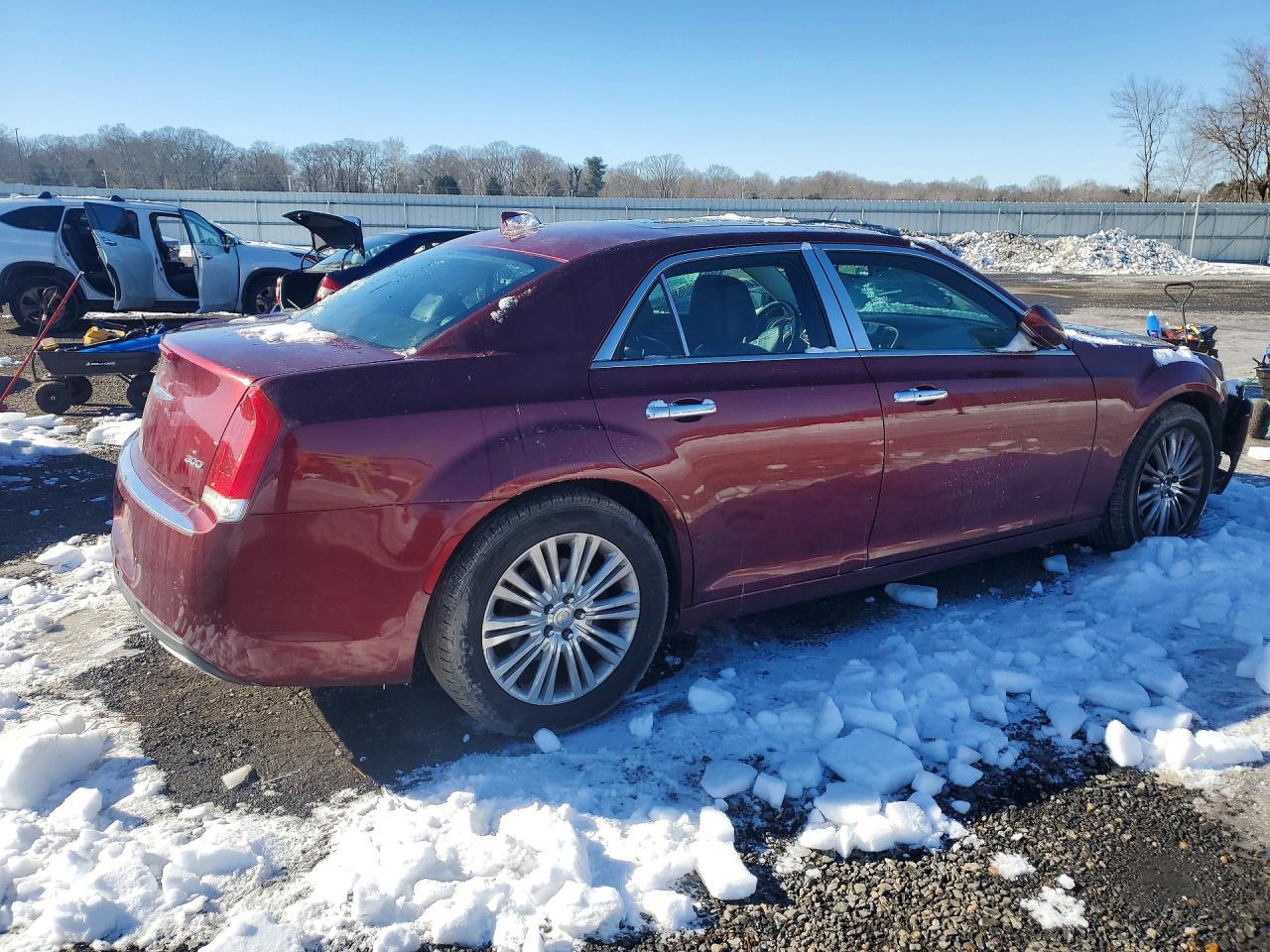 2015 Chrysler 300 Limited - Фото 3
