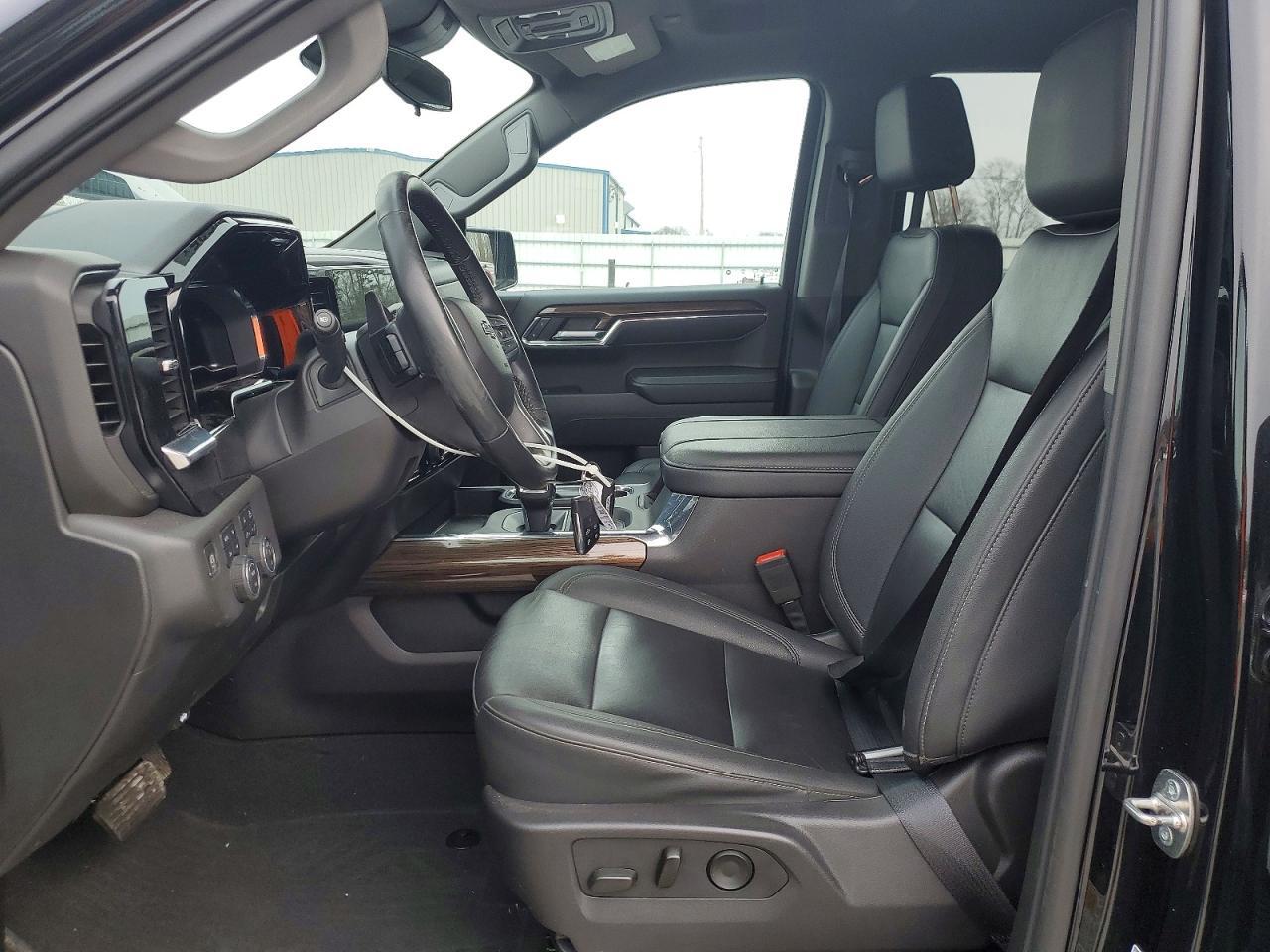 2024 Chevrolet Silverado - Фото 7