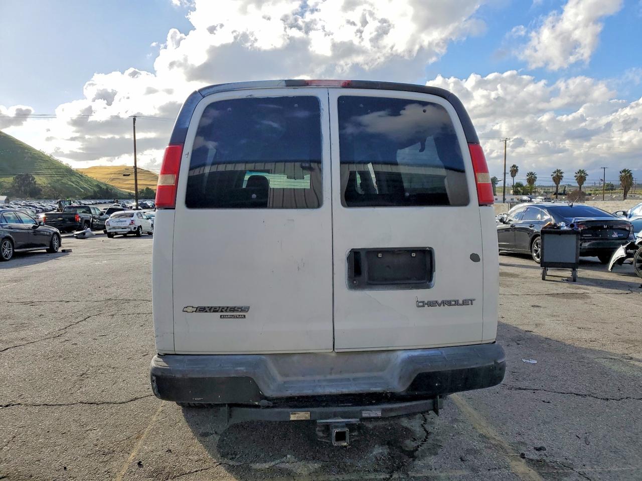 2005 Chevrolet Express Cargo - Фото 6