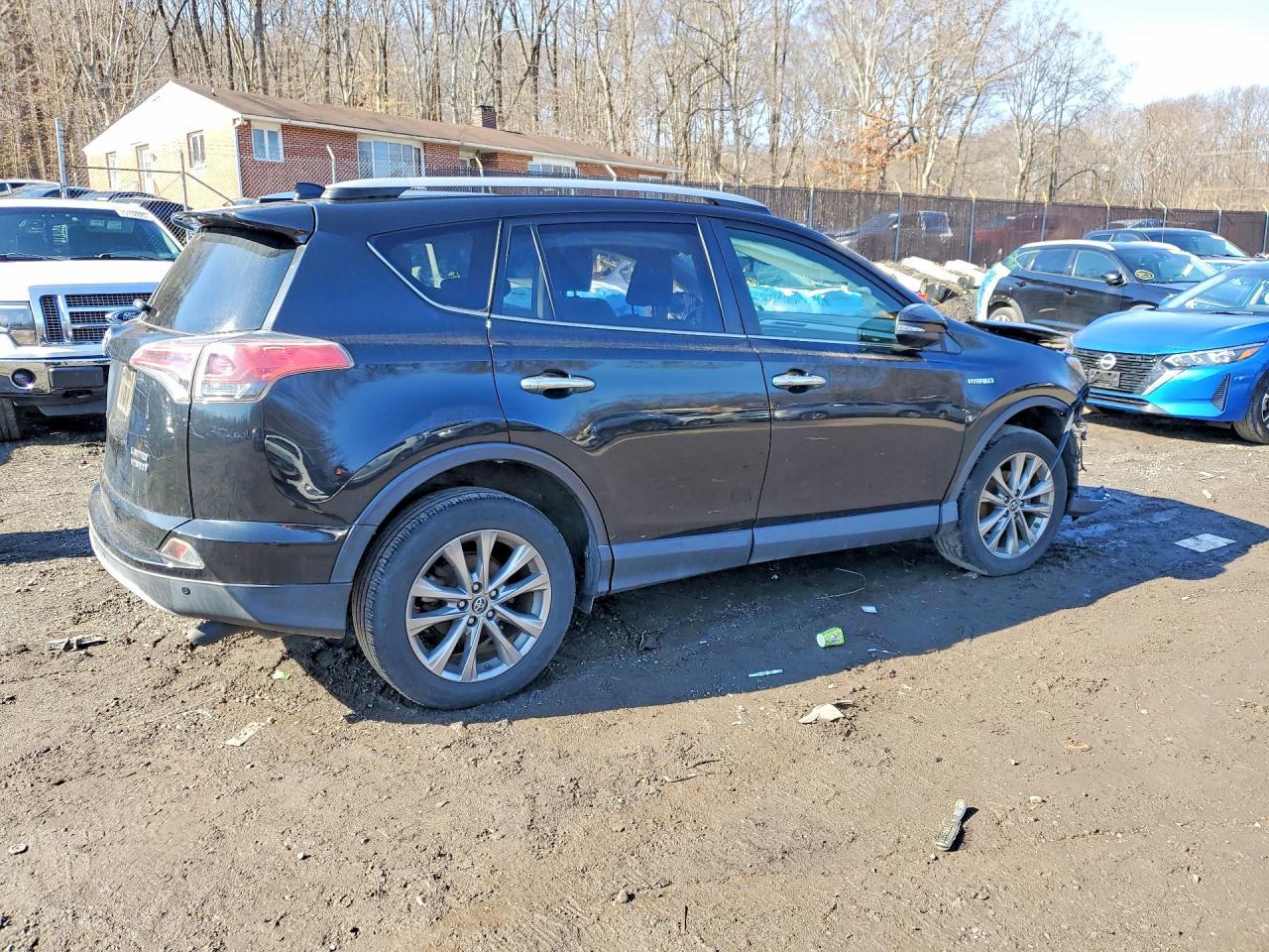 2016 Toyota Rav4 Hybrid Limited - Image 3