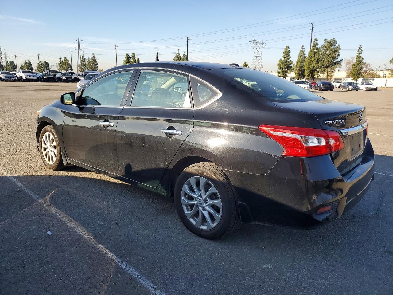 2018 Nissan Sentra Sv - Фото 2