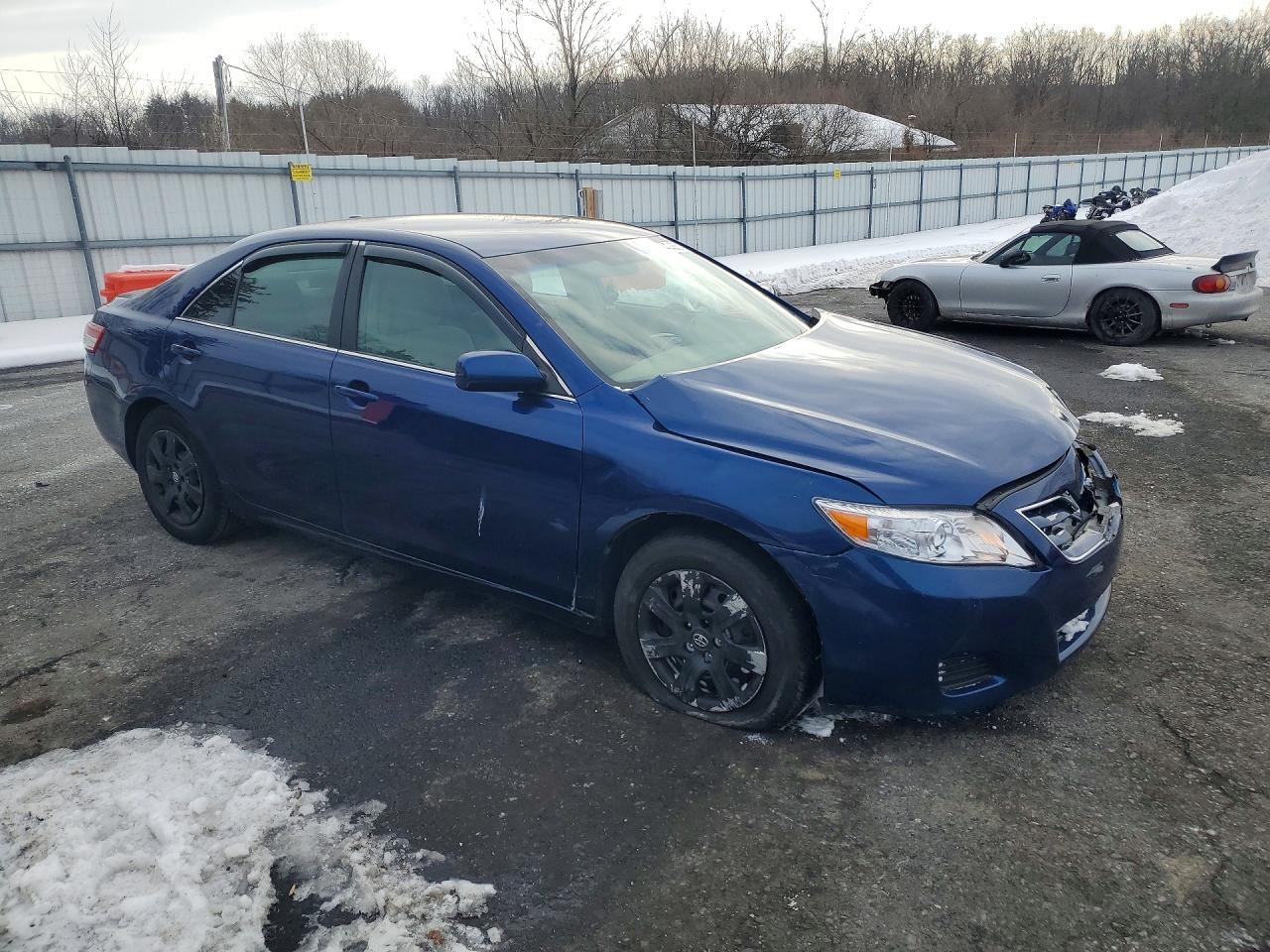 2011 Toyota Camry Base - Фото 4