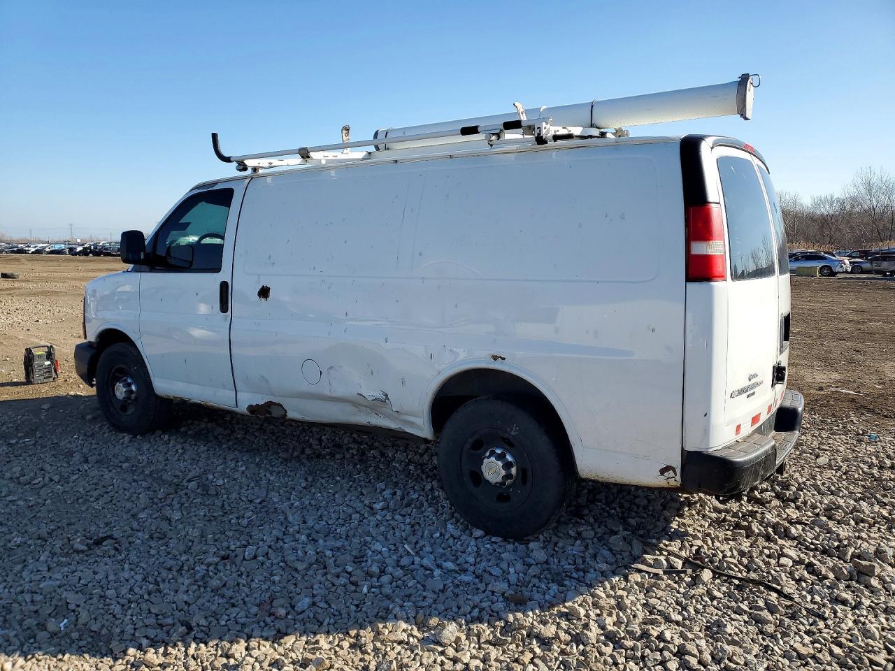 2012 Chevrolet Express G2500 - Фото 2