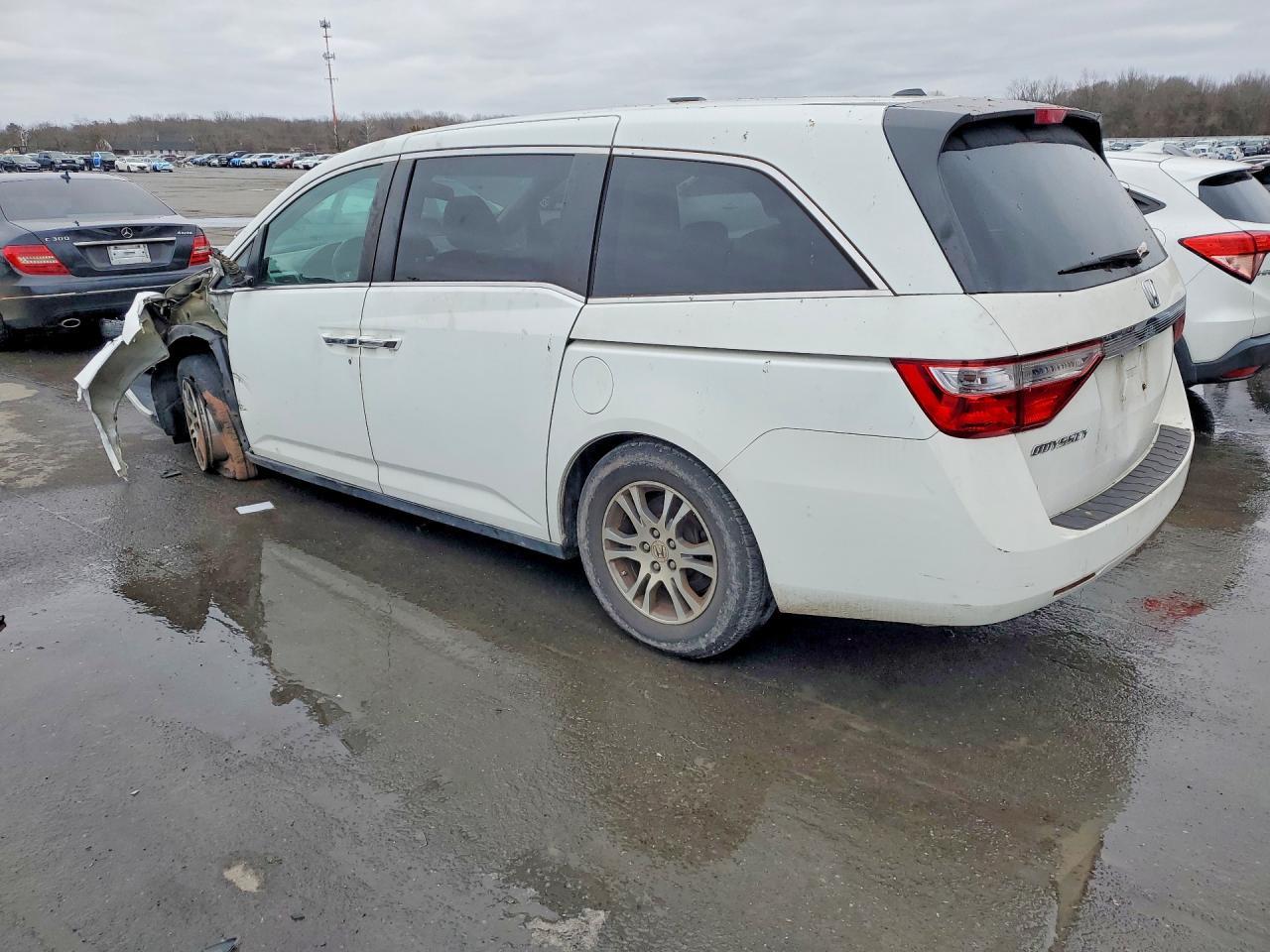 2011 Honda Odyssey Exl - Image 2