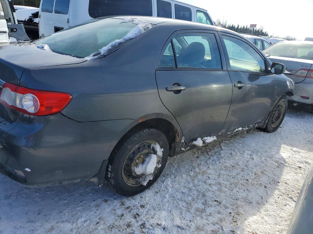 2013 Toyota Corolla Base - Фото 3