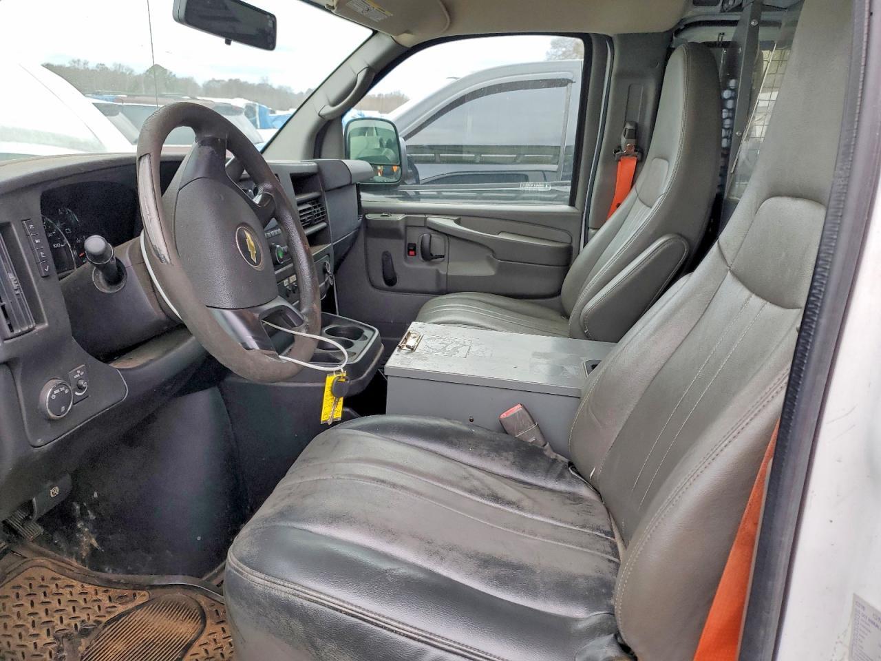 2013 Chevrolet Express G2500 - Image 7