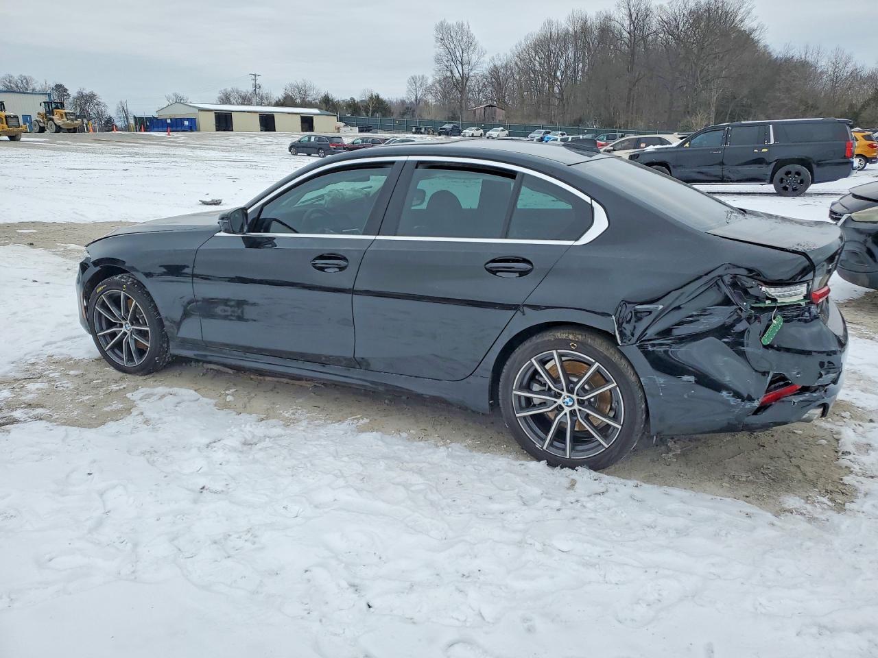 2021 BMW 330Xi - Фото 2