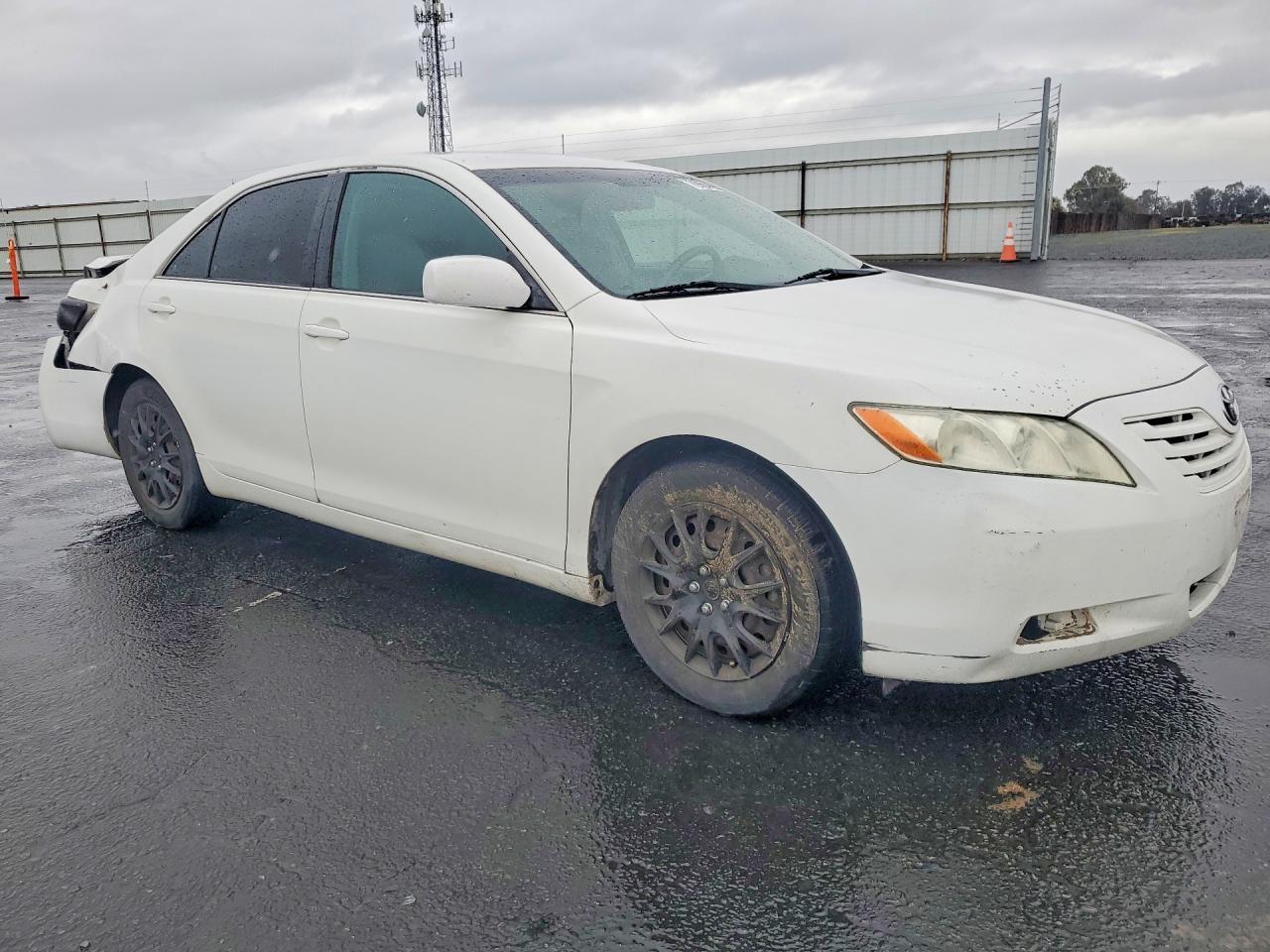 2008 Toyota Camry Le - Image 4