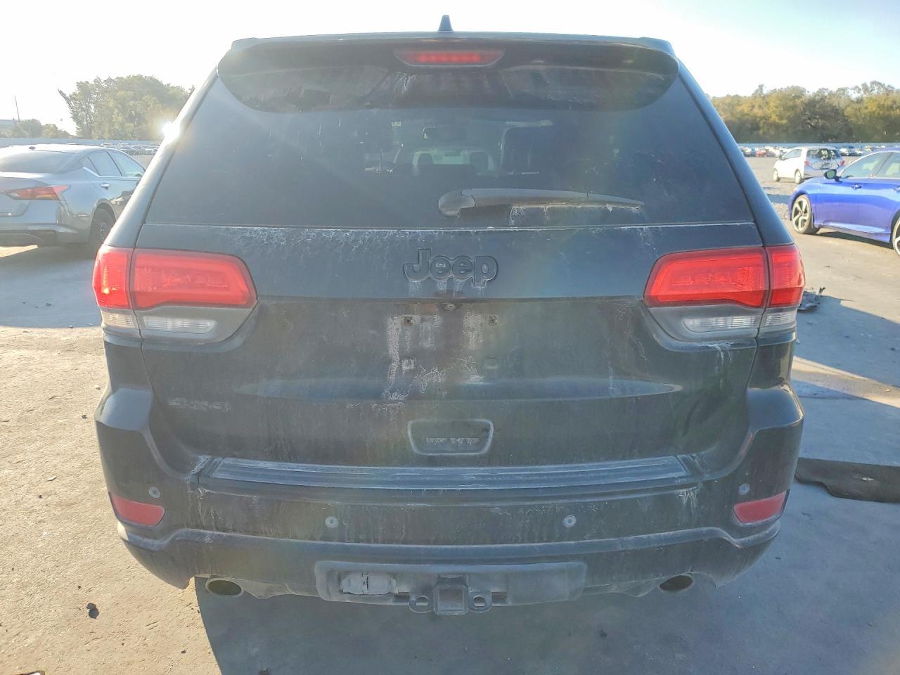 2015 Jeep Grand Cherokee Laredo - Image 6