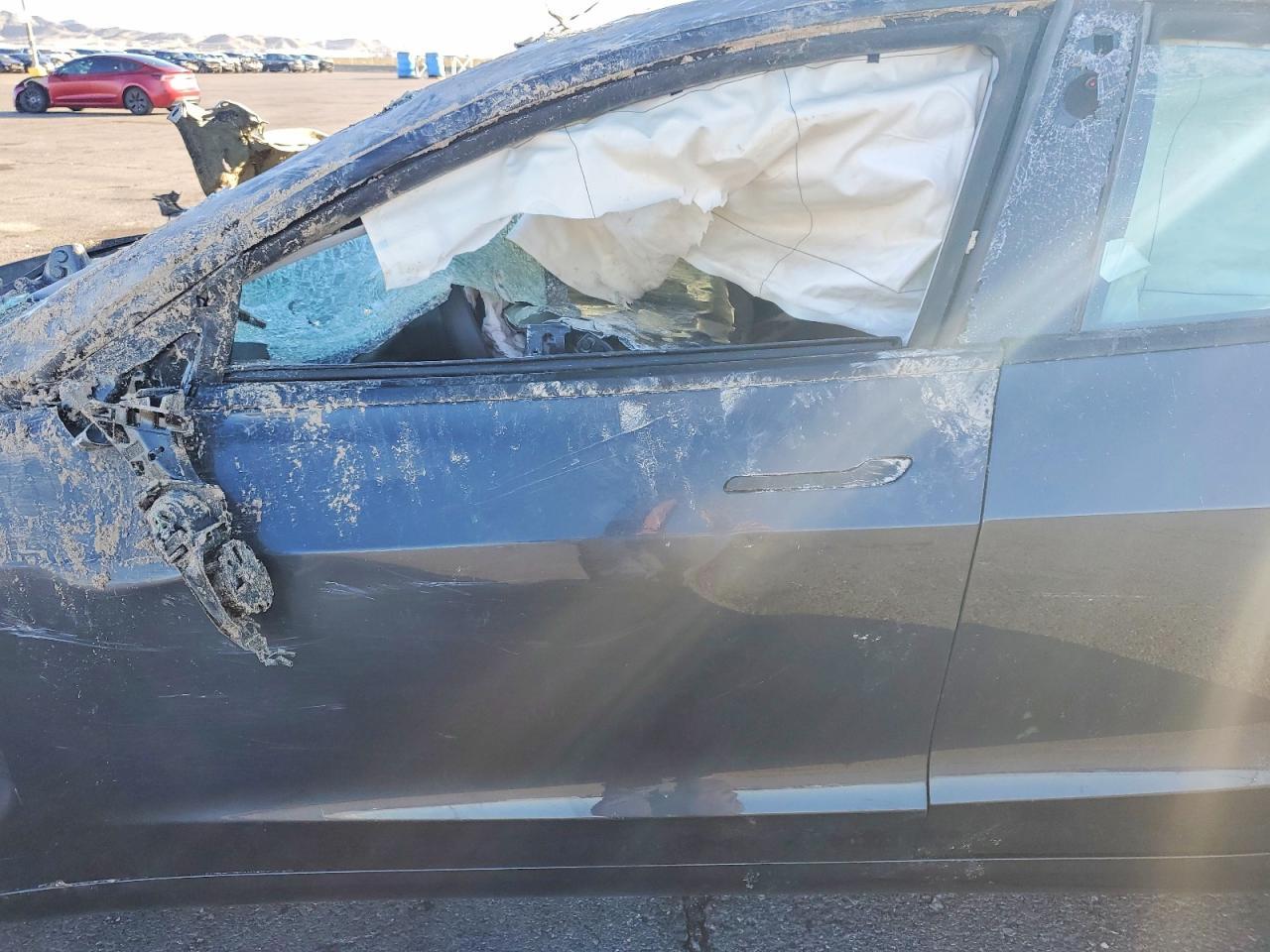 2025 Tesla Model 3 - Image 7