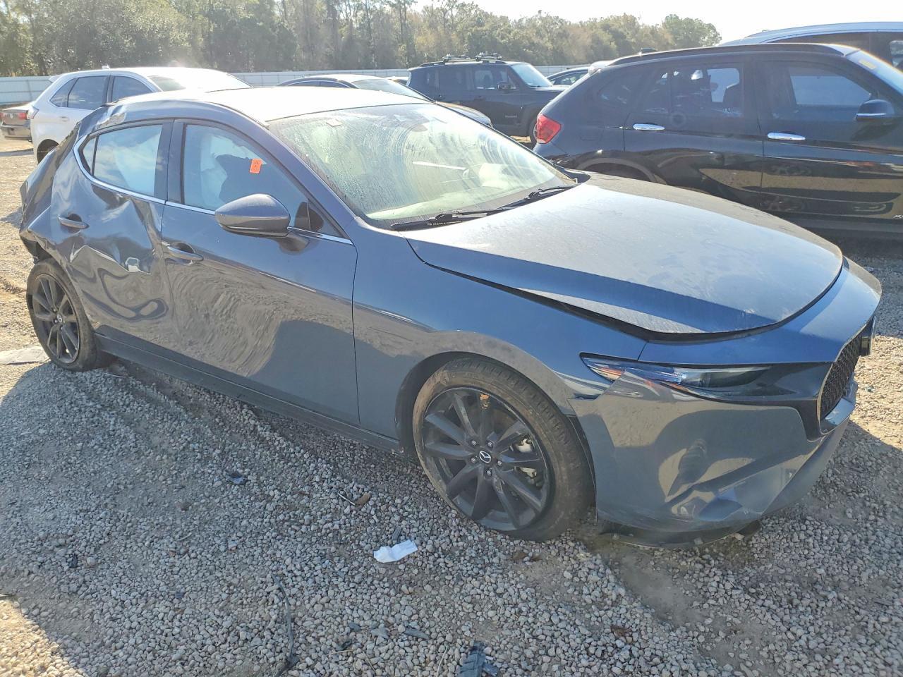 2019 Mazda 3 Premium - Фото 4
