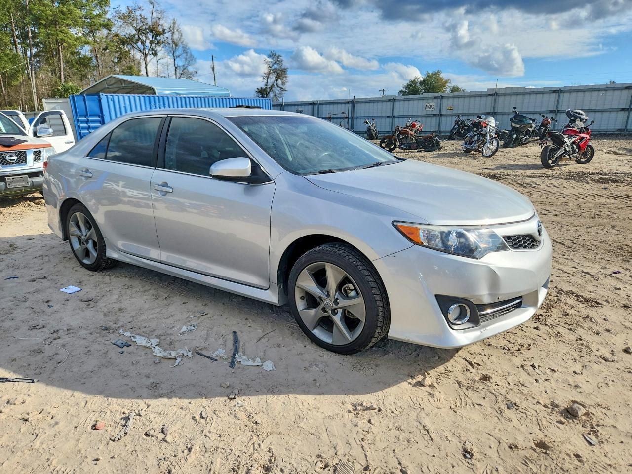 2012 Toyota Camry Se V6 - Image 4