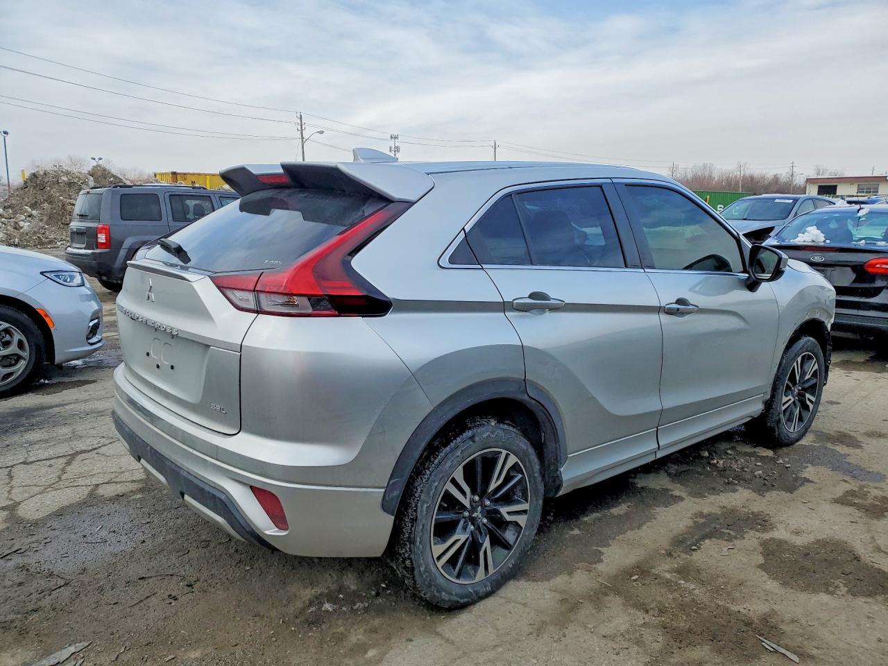2024 Mitsubishi Eclipse Cross Se - Image 3