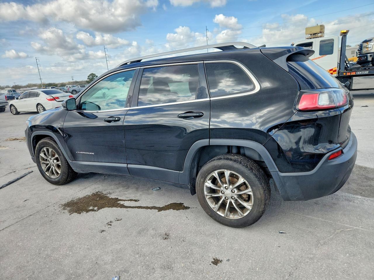 2019 Jeep Cherokee Latitude Plus - Фото 2