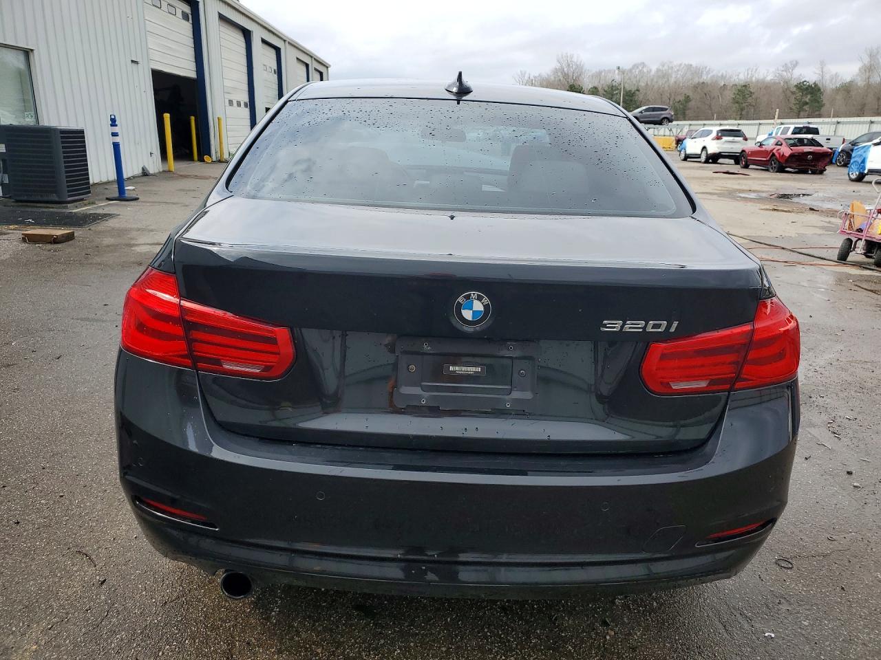 2017 BMW 320 I - Фото 6