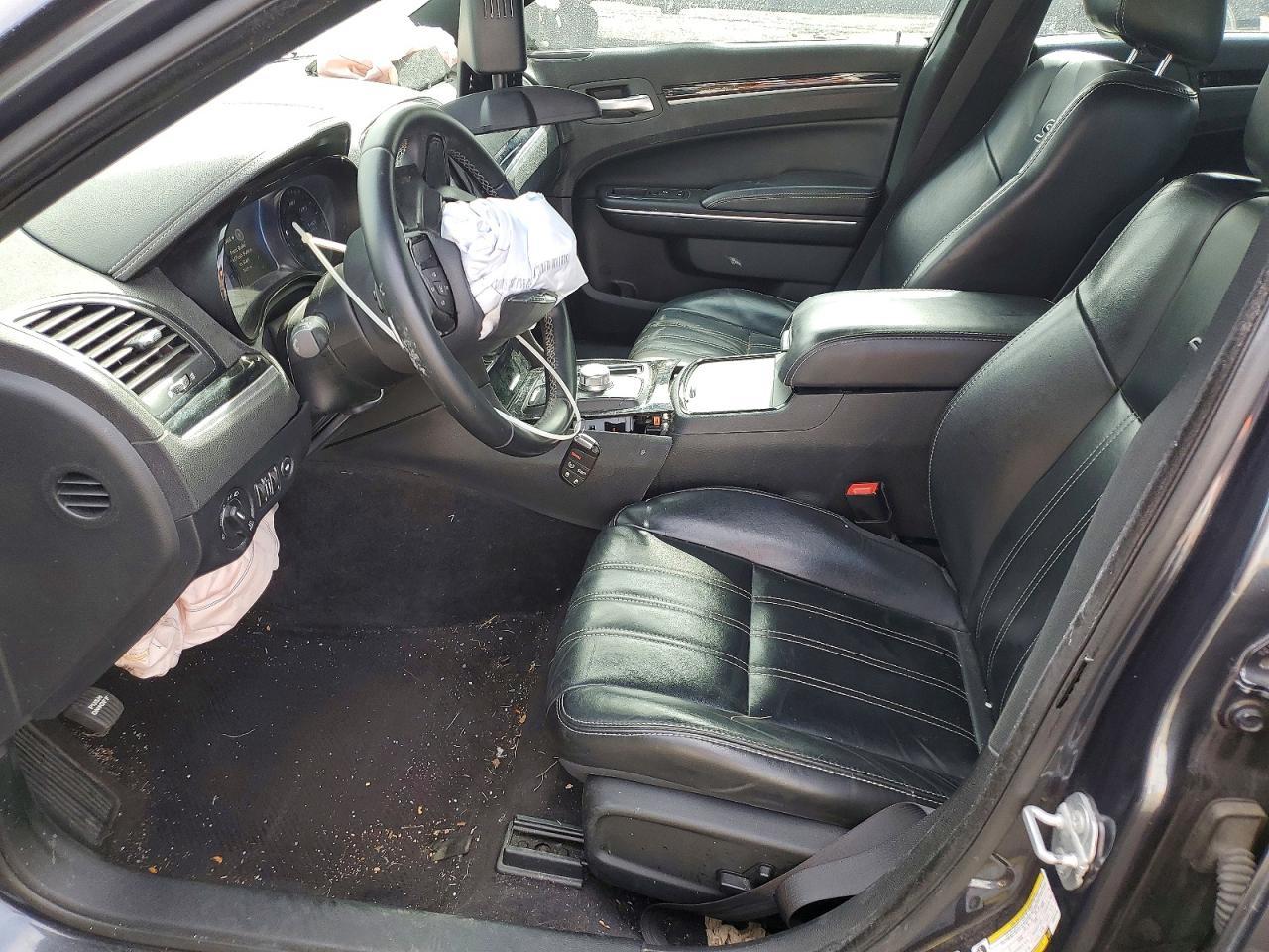 2017 Chrysler 300 S - Image 7