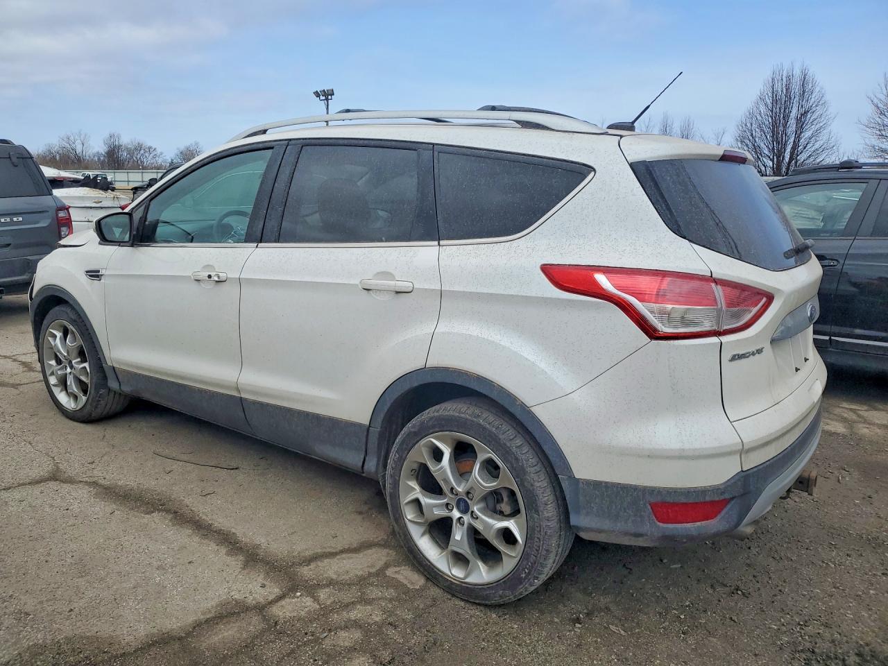 2016 Ford Escape Titanium - Фото 2