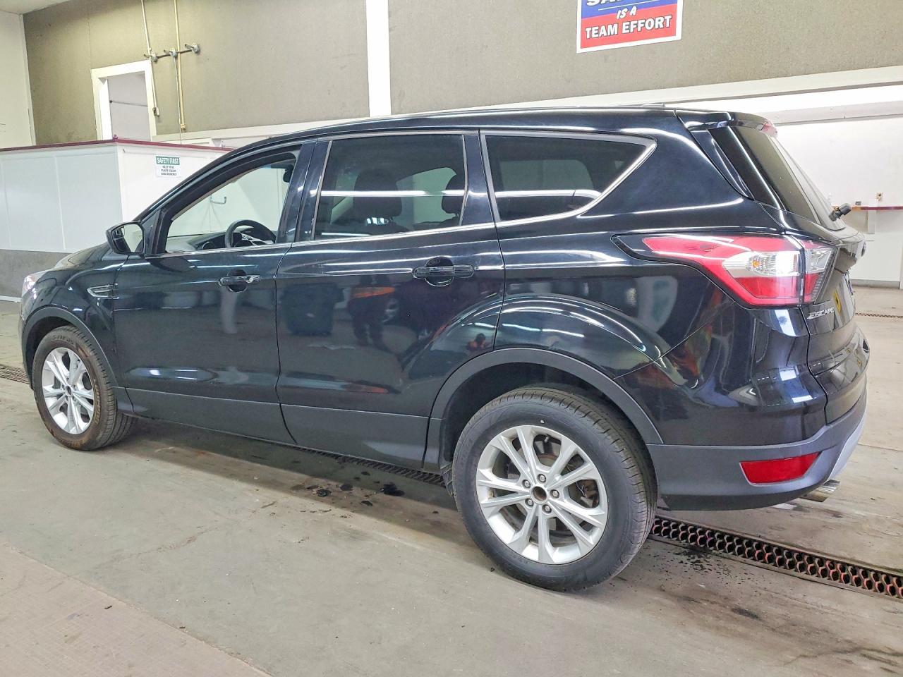 2017 Ford Escape Se - Фото 2