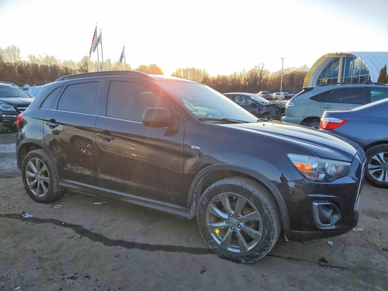 2013 Mitsubishi Outlander Sport Le - Фото 4