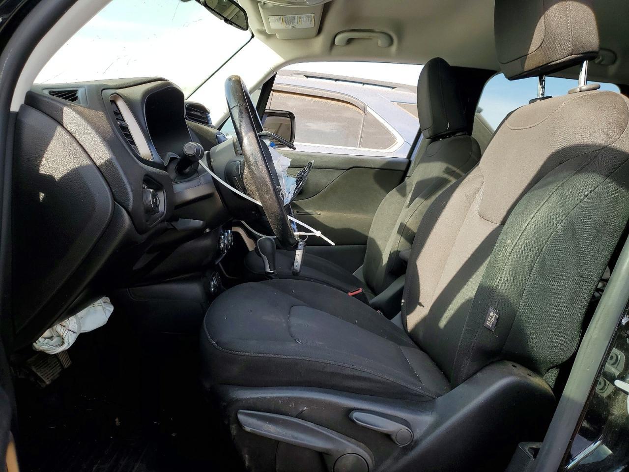 2017 Jeep Renegade Latitude - Image 7