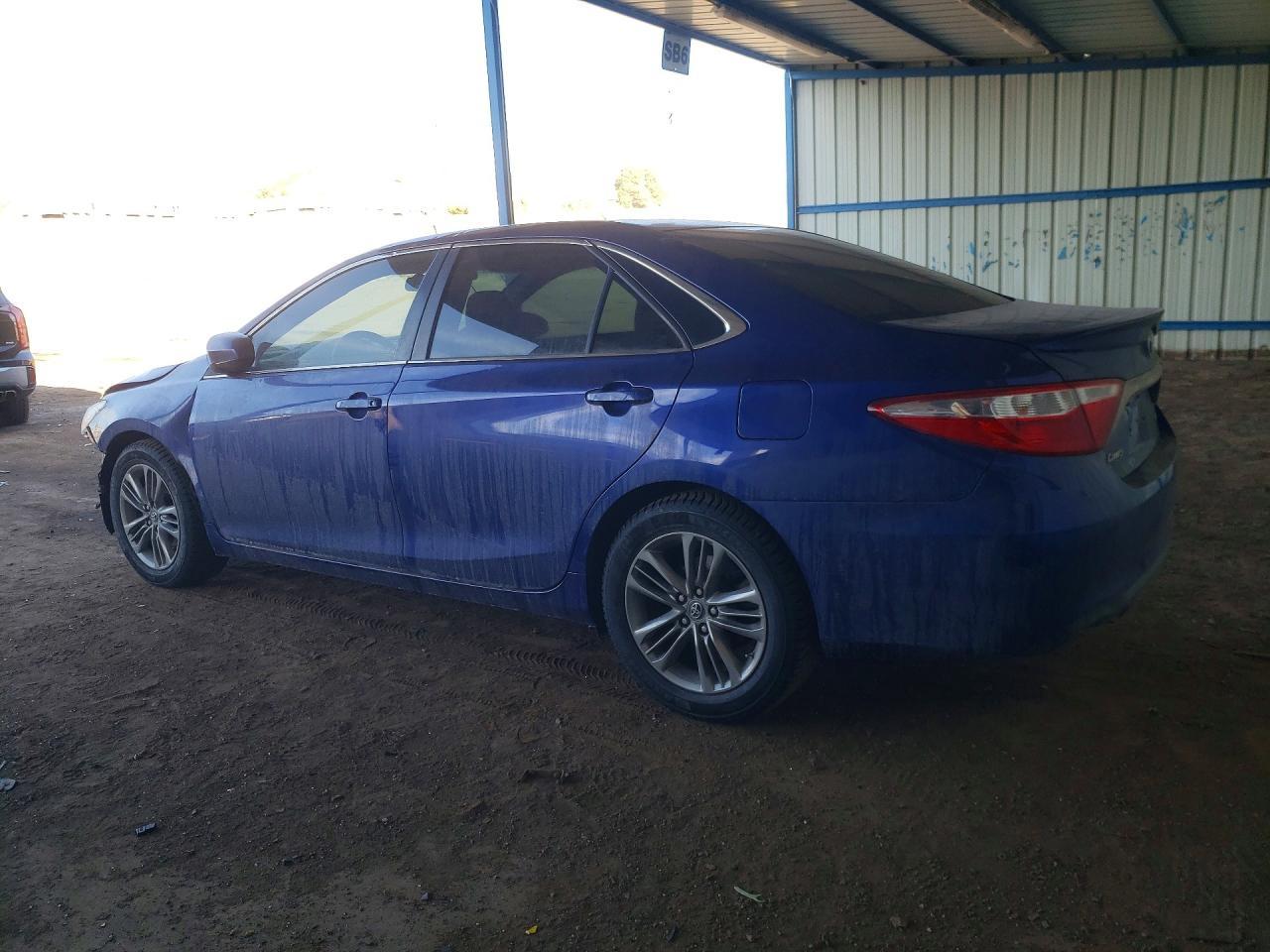 2016 Toyota Camry Se - Фото 2