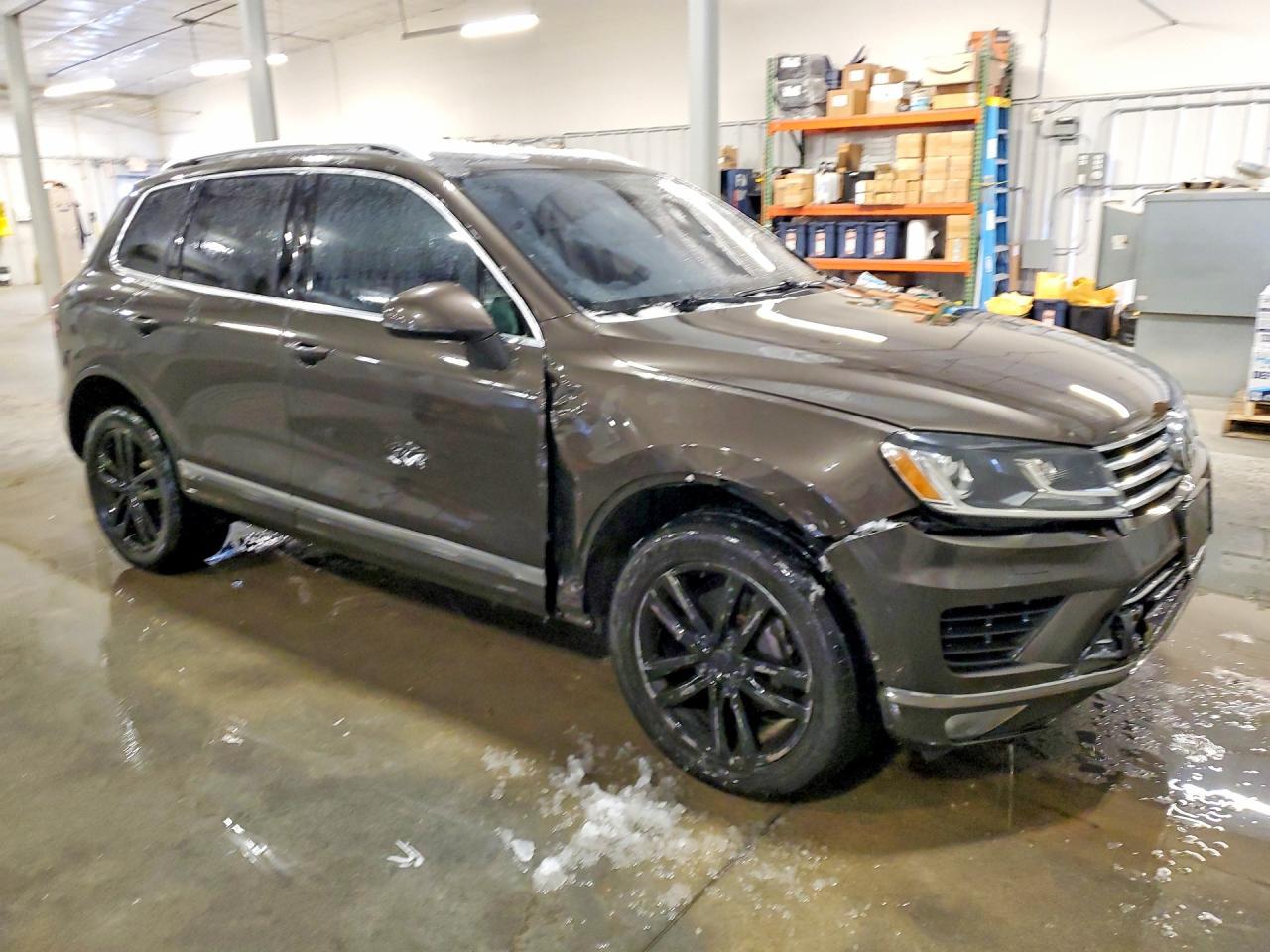 2015 Volkswagen Touareg V6 - Image 4