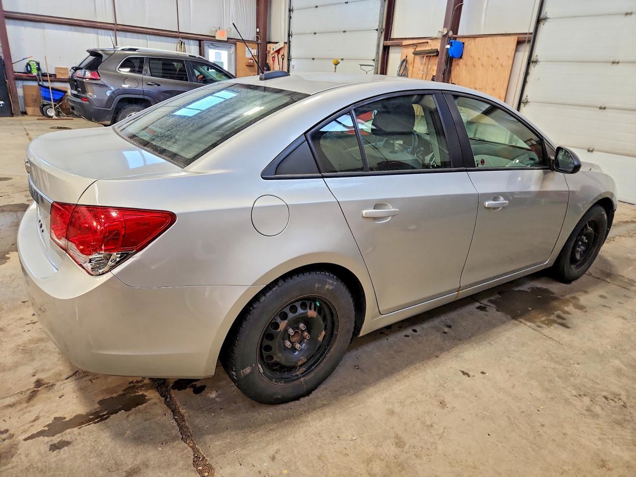 2015 Chevrolet Cruze Ls - Фото 3