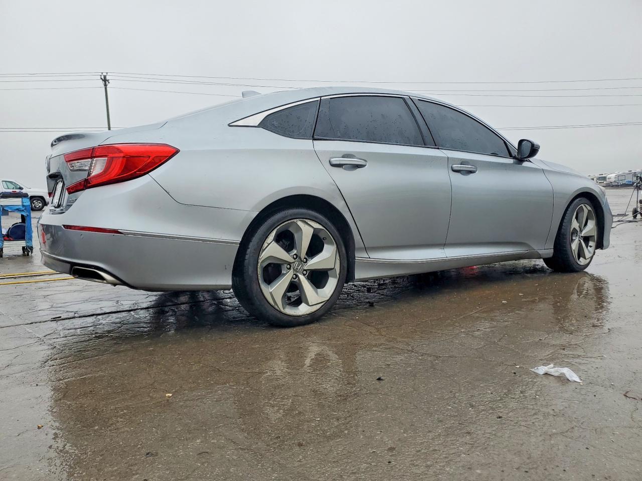 2018 Honda Accord Touring - Image 3