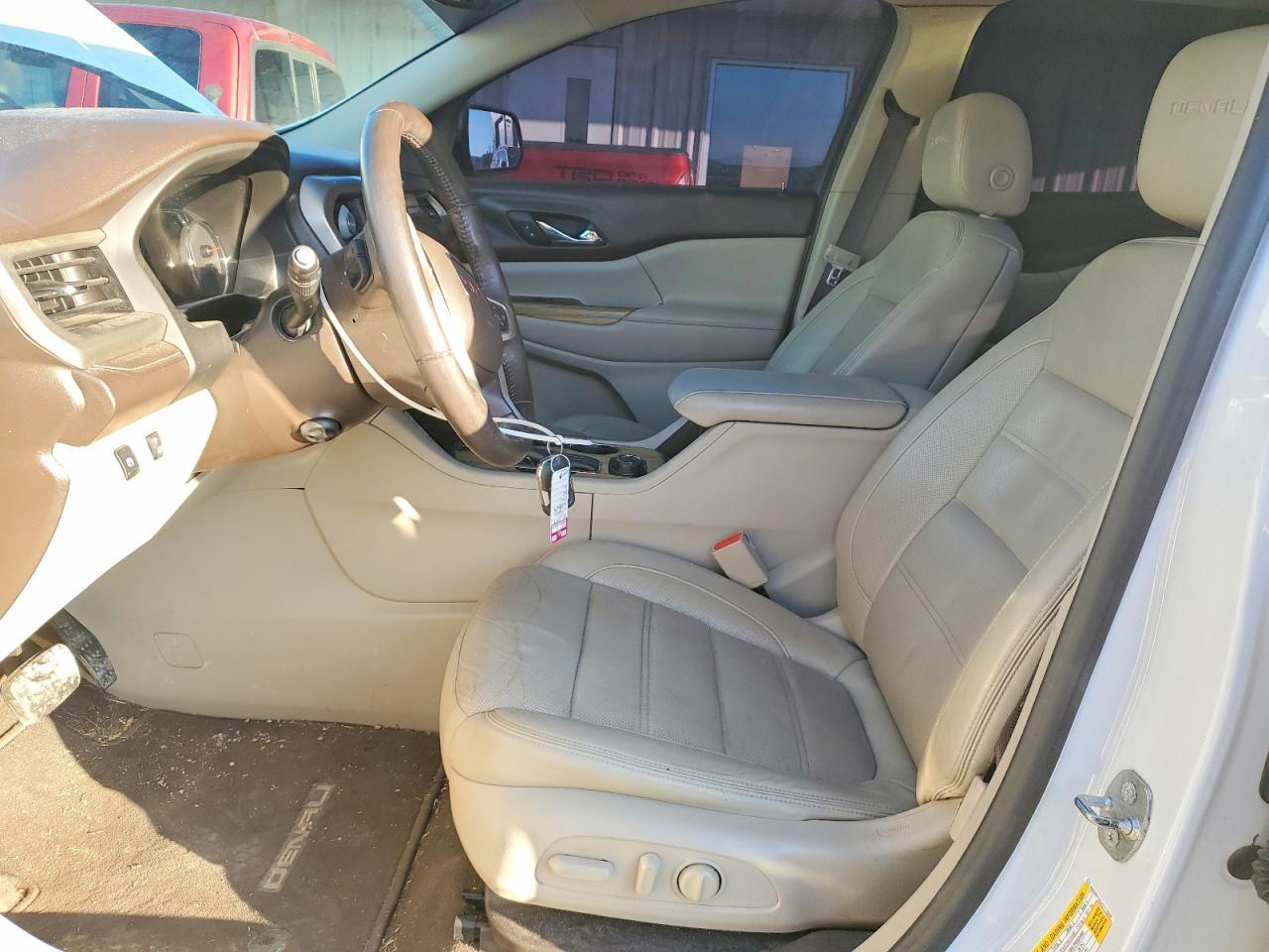 2017 GMC Acadia Denali - Фото 7