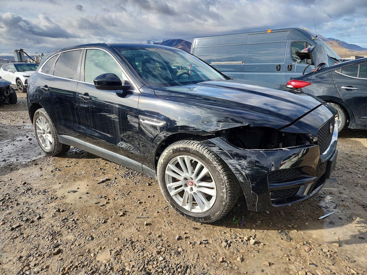2017 Jaguar F-Pace Prestige - Image 4
