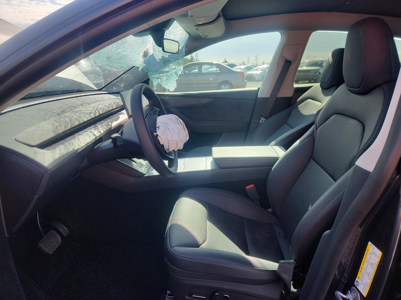 2026 Tesla Model Y - Image 7