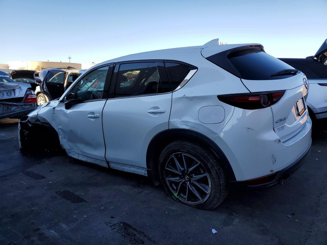 2018 Mazda Cx-5 Grand Touring - Image 2