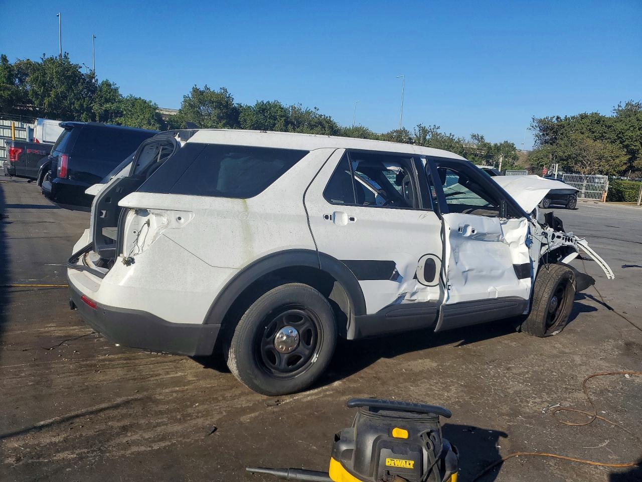 2023 Ford Explorer Police Interceptor - Фото 3