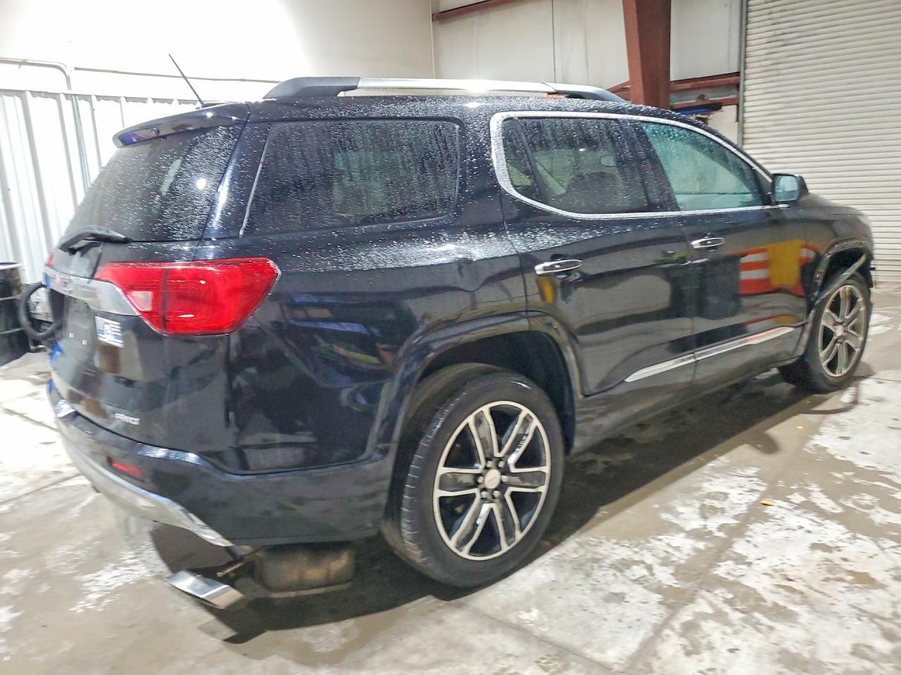 2017 GMC Acadia Denali - Фото 3