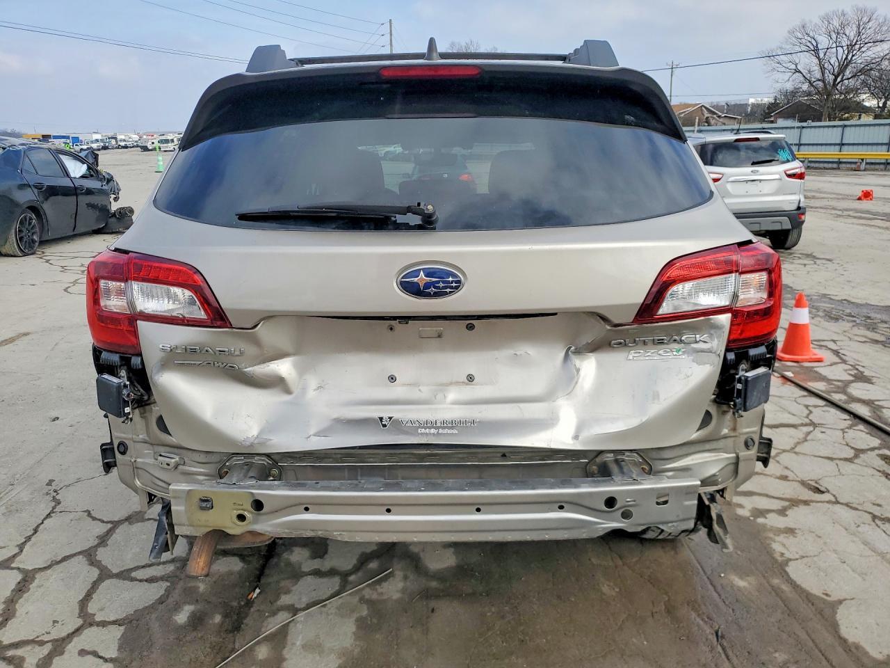2017 Subaru Outback 2.5I Premium - Image 6
