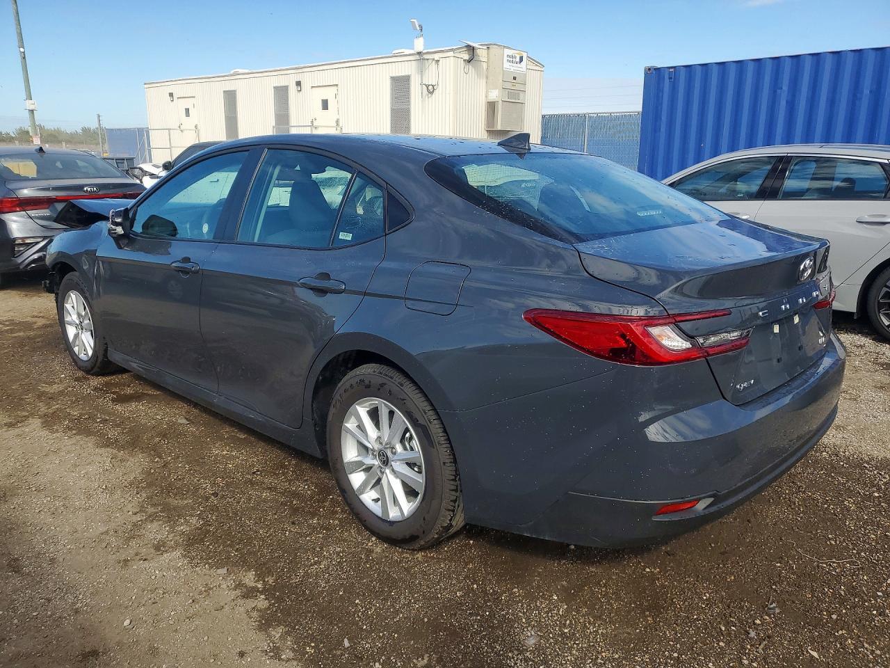 2026 Toyota Camry Le - Фото 2