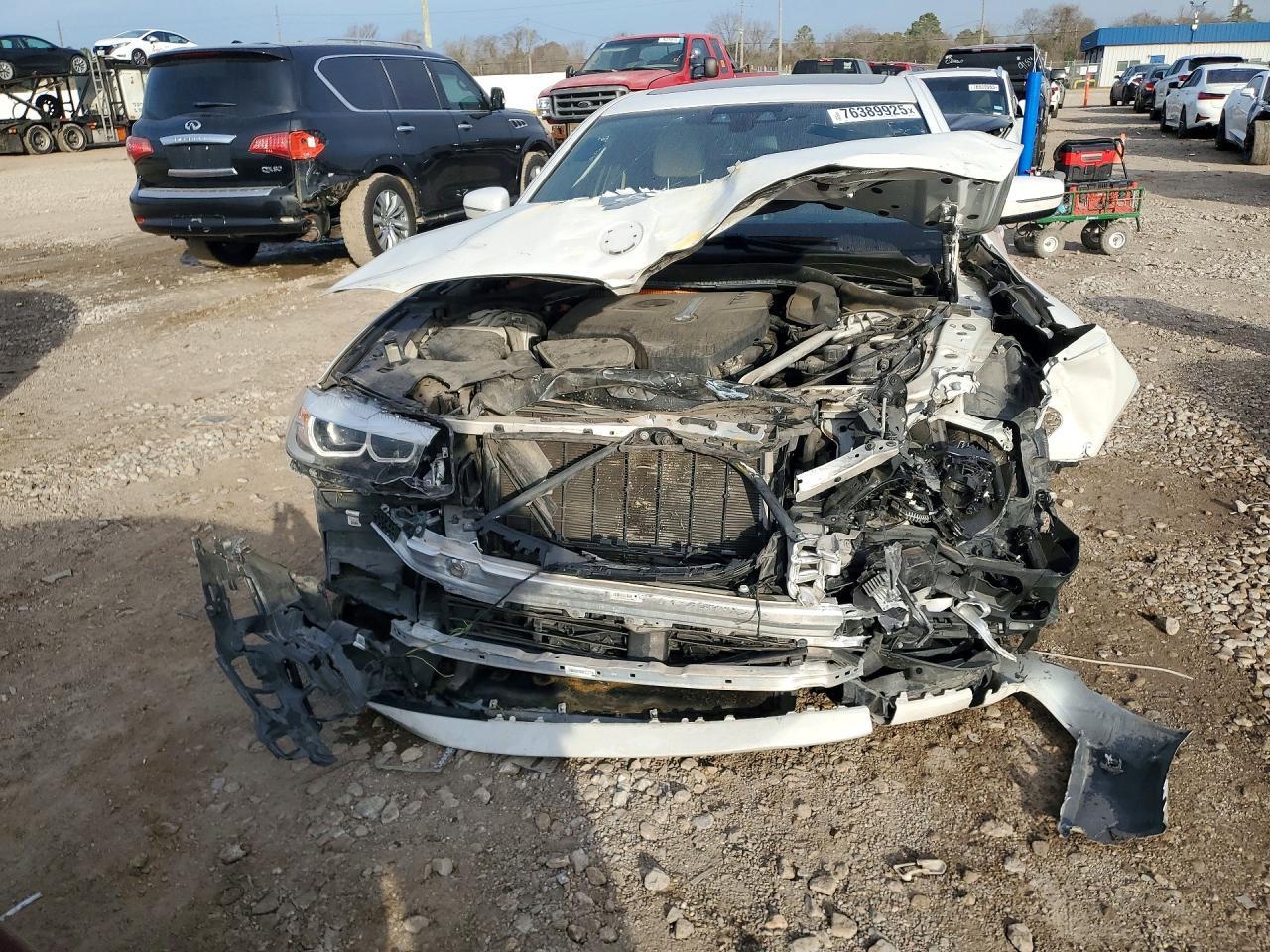 2019 BMW 530E - Фото 5
