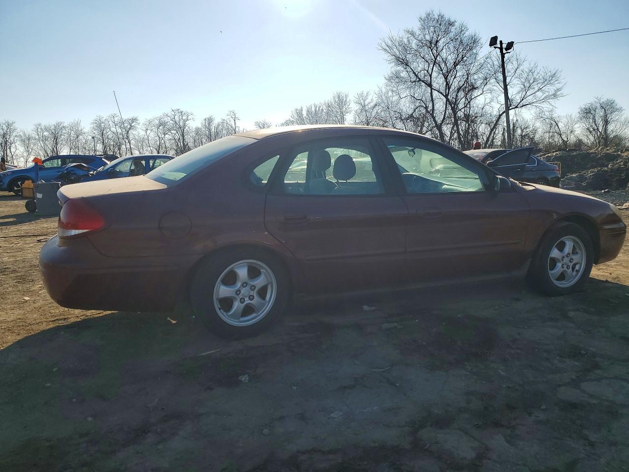 2014 Ford Taurus - Image 3
