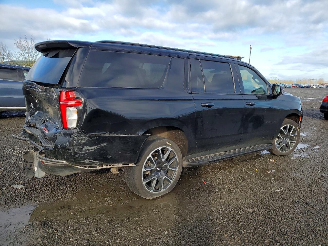 2022 Chevrolet Suburban K1500 Rst - Фото 3