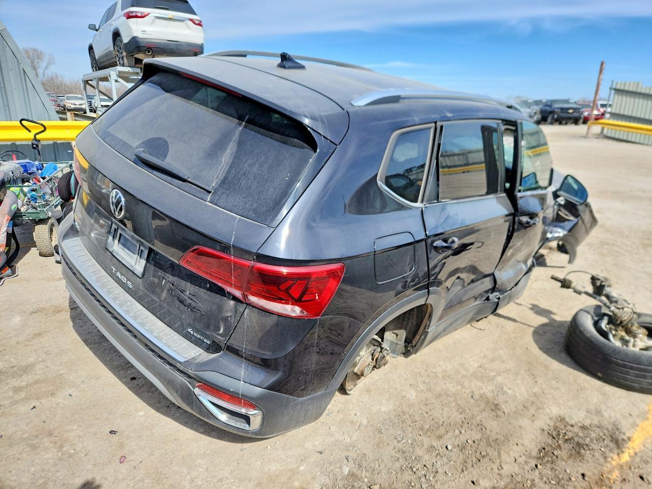 2023 Volkswagen Taos Se - Image 3