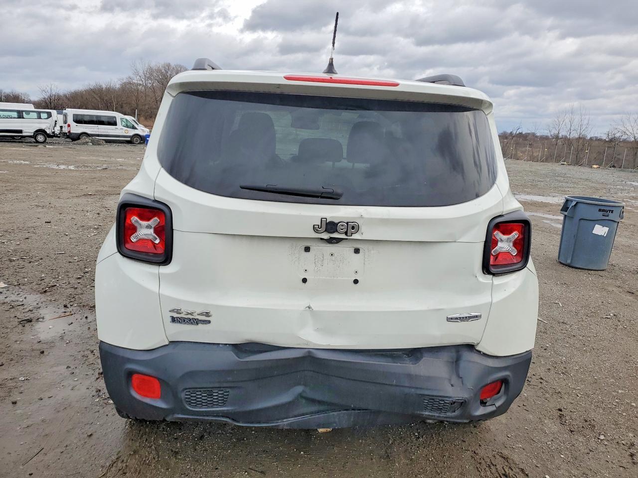 2015 Jeep Renegade Latitude - Фото 6