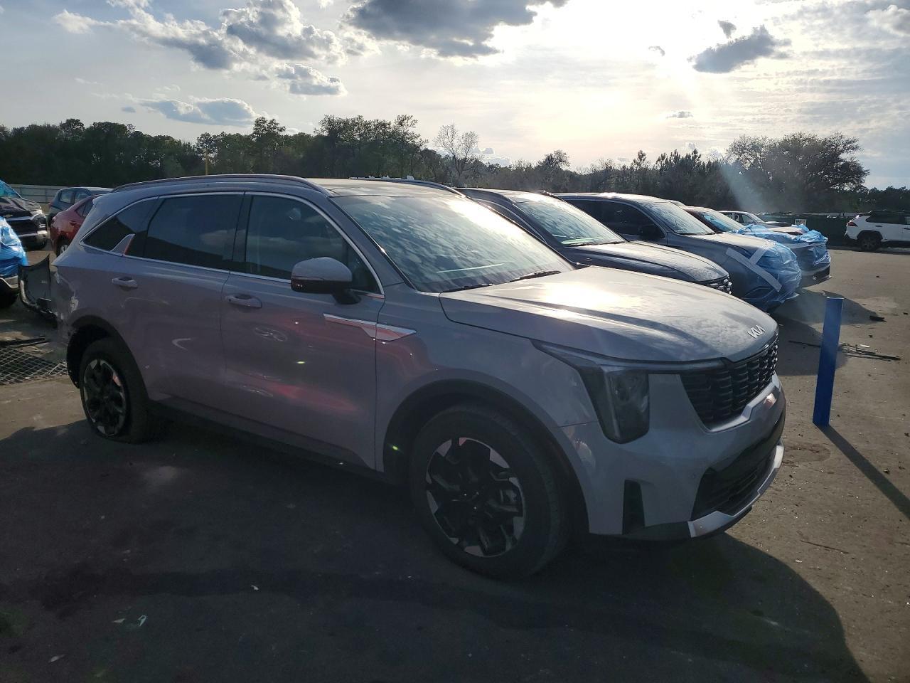 2025 Kia Sorento S - Фото 4