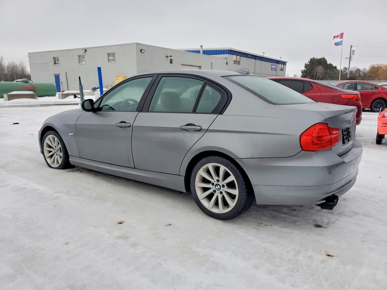 2011 BMW 328 Xi - Фото 2
