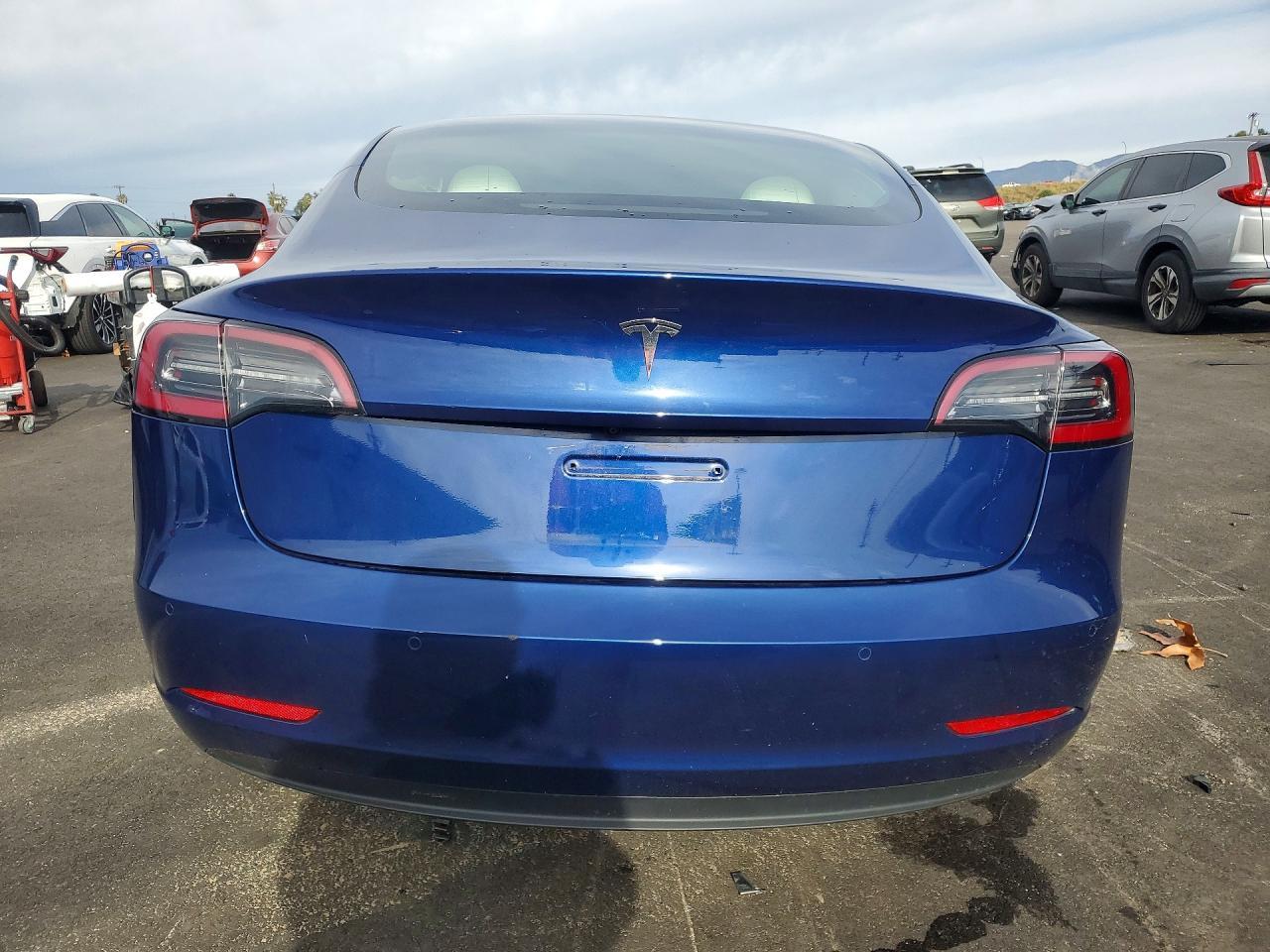2022 Tesla Model 3 - Image 6