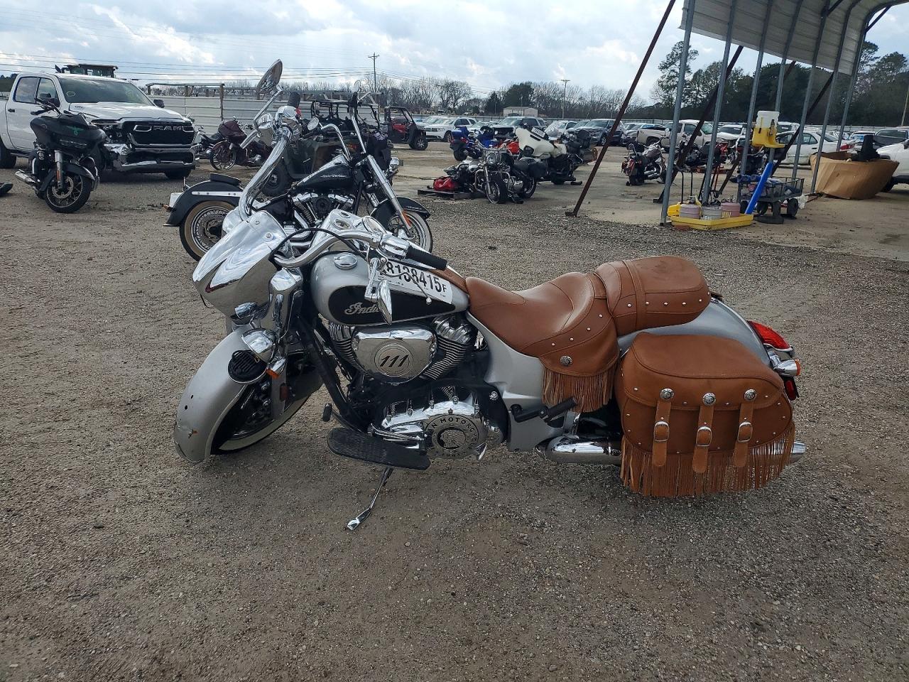 2016 Indian Chief - Image 3