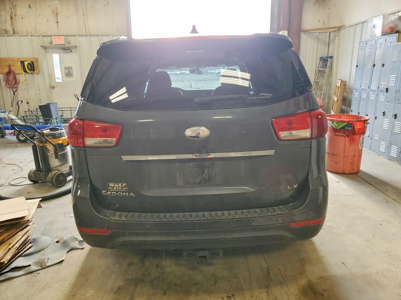 2017 Kia Sedona Lx - Фото 6